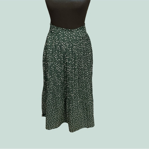 2 PK MIDI LENGTH SKIRTS SIZE MEDIUM ONE NWT - Picture 5 of 7